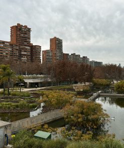 Vista de Vitacura desde el Parque Bicentenario