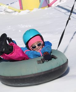 Niña en juego de Parque Farellones